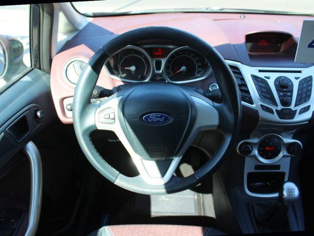 FORD Fiesta usata, con Volante in pelle