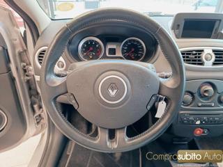 RENAULT Clio usata, con Sedile posteriore sdoppiato