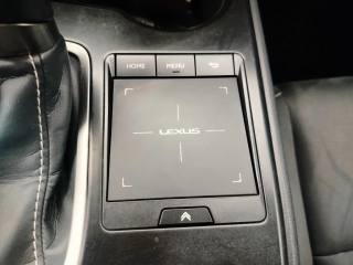 LEXUS UX 250h usata, con Autoradio digitale