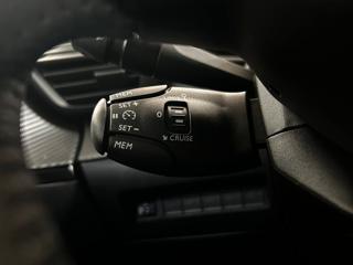 PEUGEOT 2008 usata, con Park Distance Control