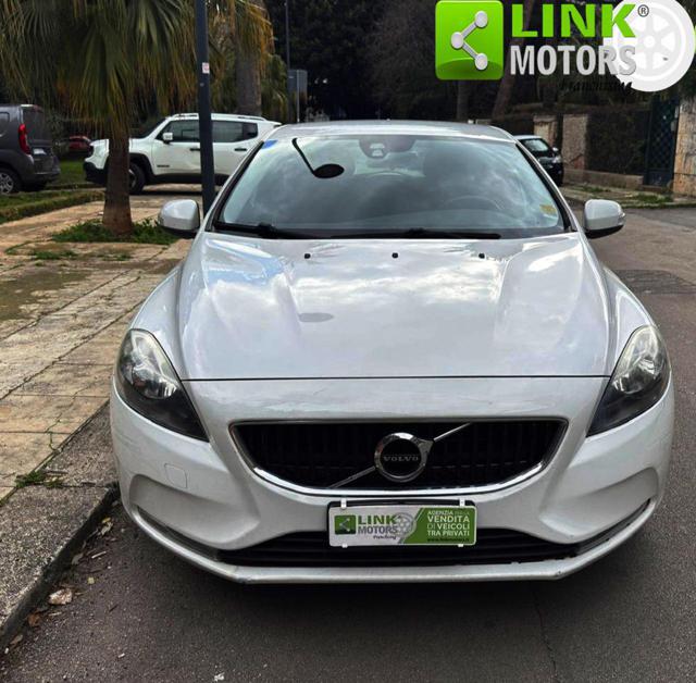 VOLVO V40 Cross Country usata, con Autoradio