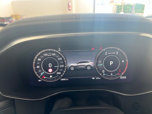 JAGUAR F-Pace usata, con Boardcomputer