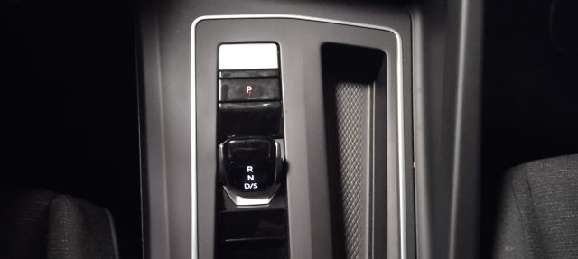 VOLKSWAGEN Golf usata, con Frenata d