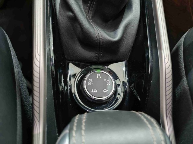 PEUGEOT 2008 usata, con Specchietti laterali elettrici