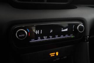 TOYOTA Yaris usata 11