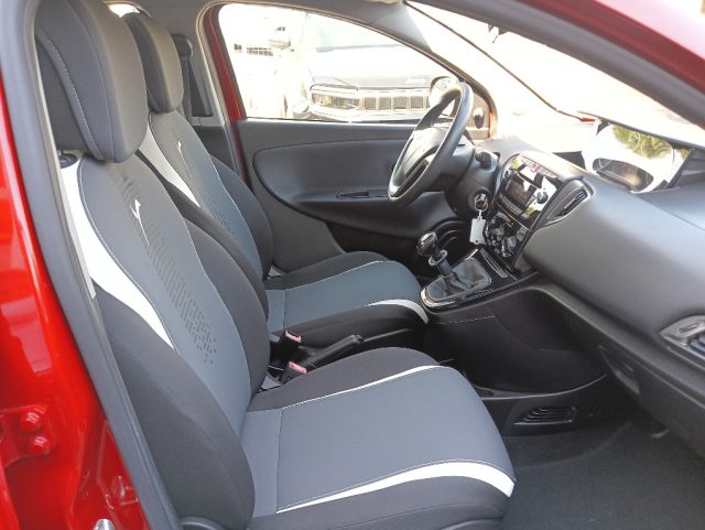 LANCIA Ypsilon usata, con MP3