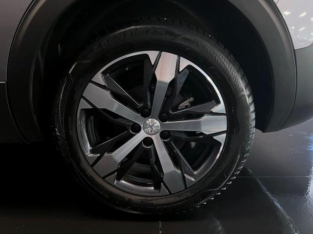 PEUGEOT 5008 usata, con Cerchi in lega