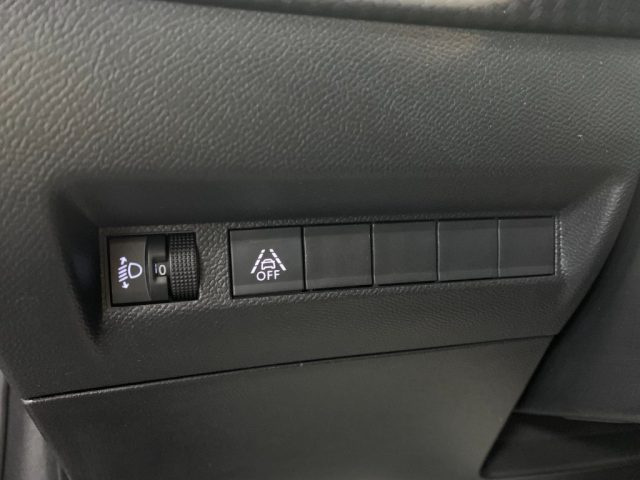 PEUGEOT 208 usata, con USB