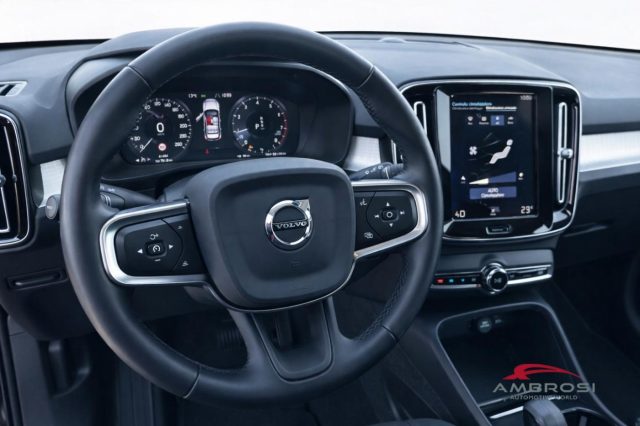 VOLVO XC40 usata 11