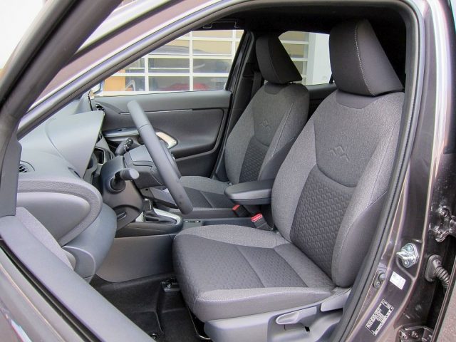 TOYOTA Yaris Cross usata, con Sistema di navigazione