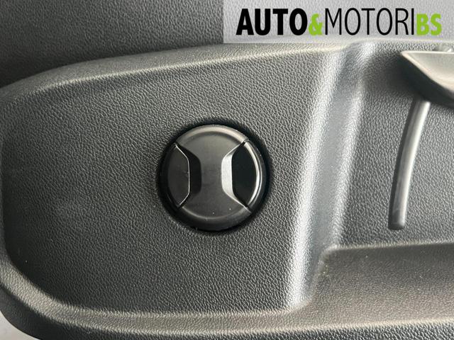 VOLKSWAGEN T-Roc usata, con USB