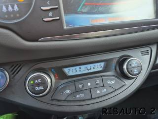 TOYOTA Yaris usata, con Luci diurne LED
