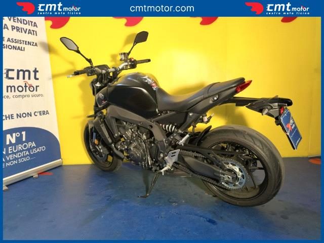 YAMAHA MT-09 usata 4