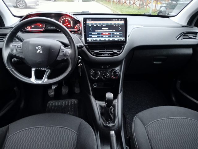 PEUGEOT 208 usata, con Autoradio
