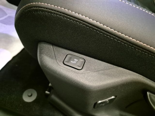 PEUGEOT 5008 usata, con Bluetooth