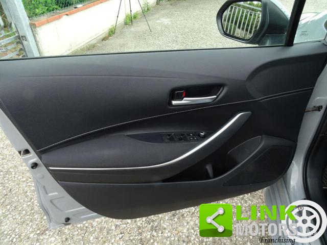 TOYOTA Corolla usata, con Volante multifunzione