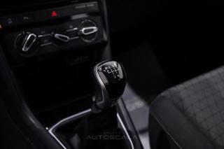 VOLKSWAGEN T-Cross usata, con USB