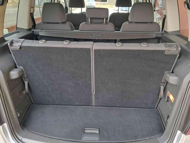 VOLKSWAGEN Touran usata, con Pneumatici quattro stagioni