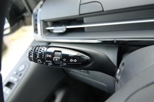 HYUNDAI Staria usata, con Touch screen