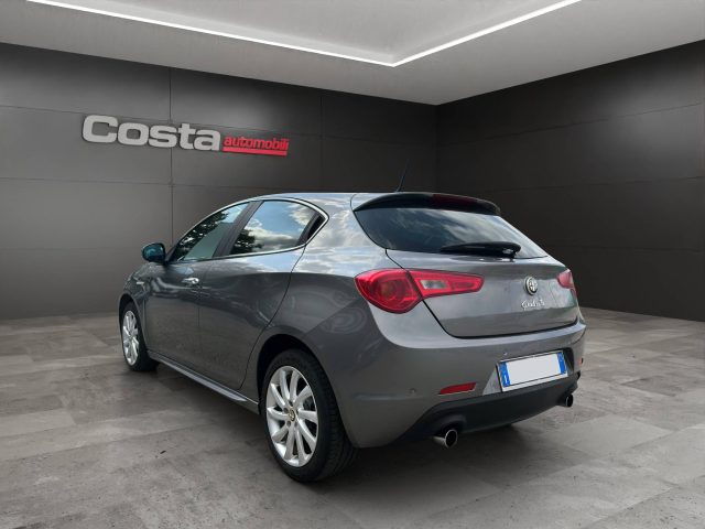 ALFA ROMEO Giulietta usata, con Autoradio