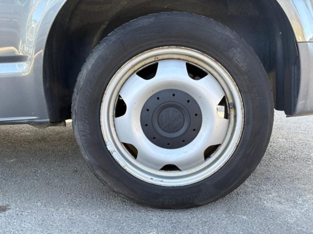 VOLKSWAGEN Caravelle usata, con Touch screen