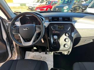 MAHINDRA KUV100 usata, con USB