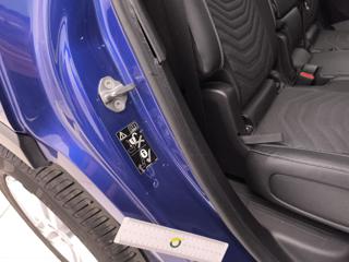 MERCEDES-BENZ GLB 180 usata, con Frenata d