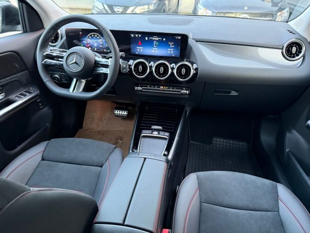 MERCEDES-BENZ GLA 180 usata, con Sistema di navigazione