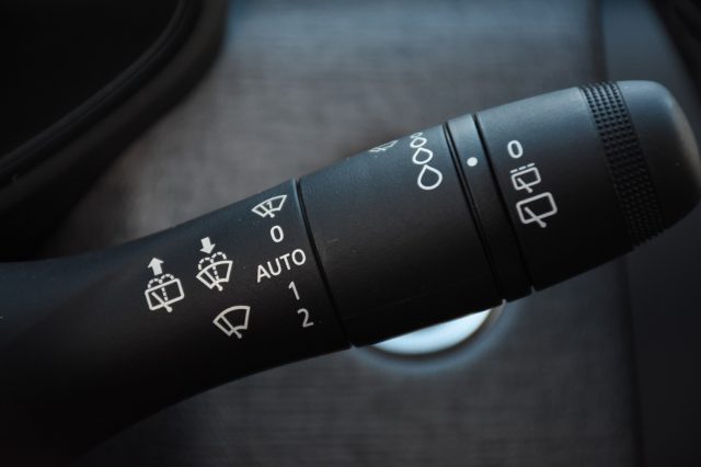 MITSUBISHI Colt usata, con Controllo elettronico della corsia