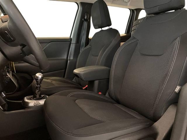 JEEP Renegade usata, con USB