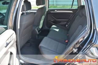 VOLKSWAGEN Passat Variant usata, con Autoradio