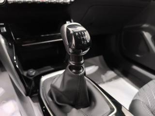 PEUGEOT 2008 usata, con Sistema di navigazione