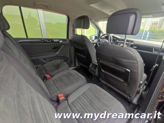 VOLKSWAGEN Touran usata, con Bracciolo