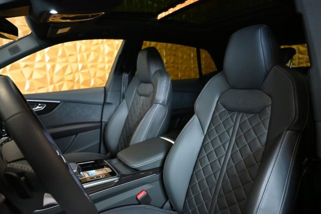 AUDI Q8 usata 220