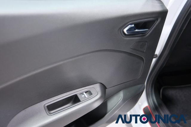 RENAULT Clio usata, con Monitoraggio pressione pneumatici