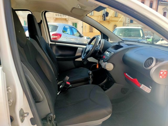TOYOTA Aygo usata 13