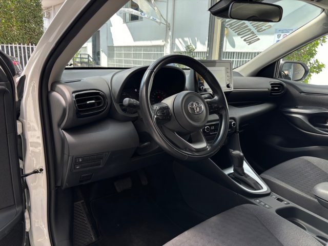 TOYOTA Yaris usata, con Bracciolo