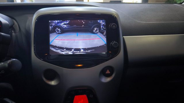 TOYOTA Aygo usata, con Airbag testa