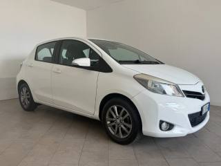 TOYOTA Yaris usata 2