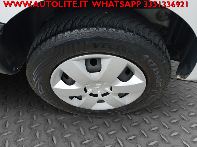 RENAULT Kangoo usata, con Luci diurne