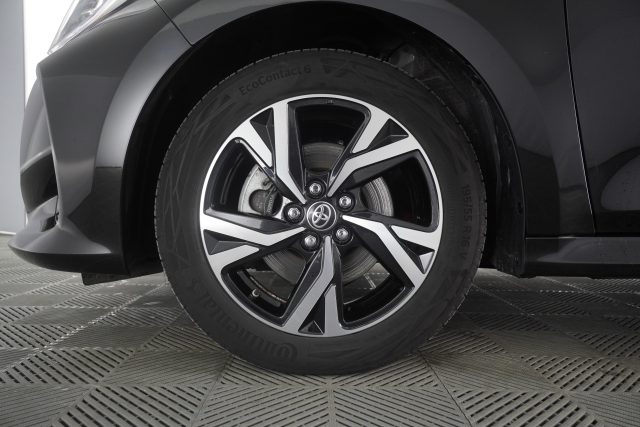 TOYOTA Yaris usata 8