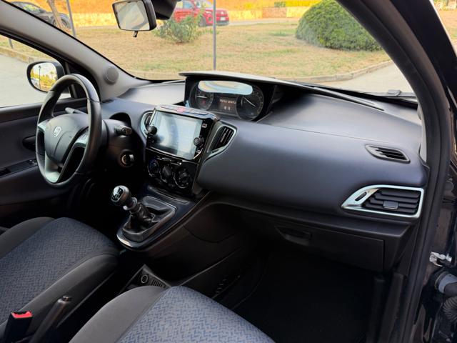 LANCIA Ypsilon usata, con USB