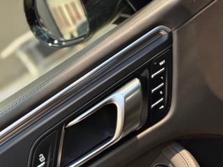 PORSCHE Macan usata, con Touch screen