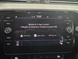 VOLKSWAGEN Passat Variant usata, con Servosterzo