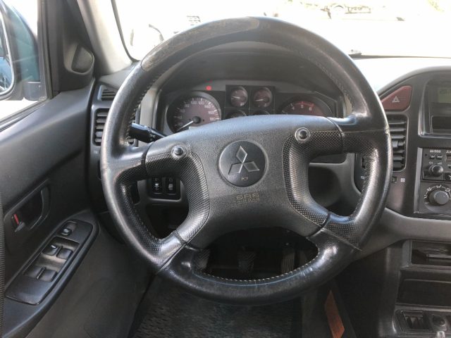 MITSUBISHI Pajero usata 12