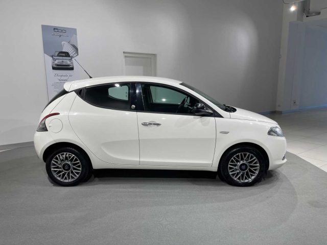 LANCIA Ypsilon usata, con Airbag