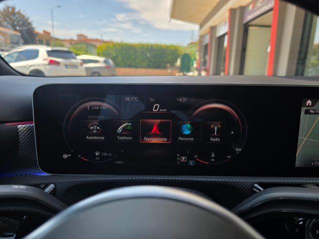 MERCEDES-BENZ A 200 usata, con Sensori di parcheggio posteriori