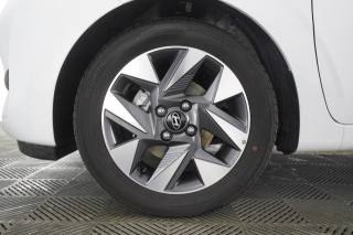 HYUNDAI i10 usata 13