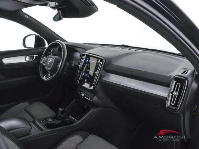 VOLVO XC40 usata 11