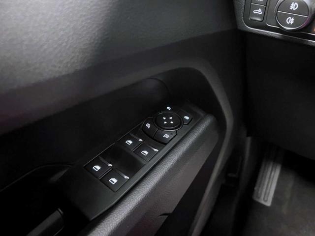 VOLKSWAGEN Amarok usata, con Autoradio